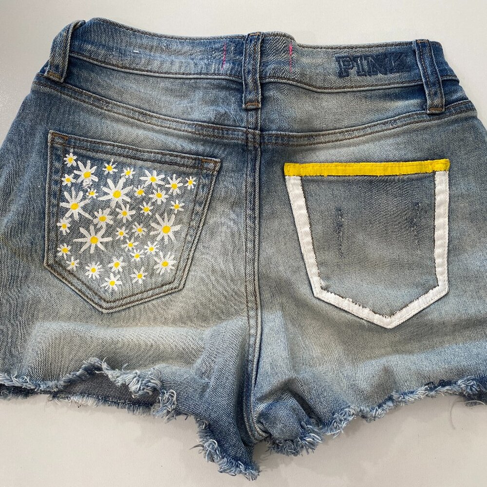 PINK Victoria's Secret Denim Jean Short Shorts Daisy Pocket Size 0